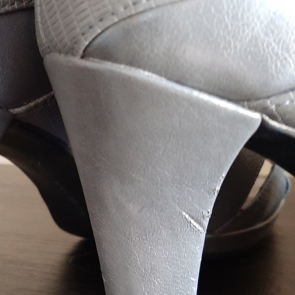 Naturalizer - Comfy Grey Peep Toes Heels - Size: 7.5 - Picture 7 of 8